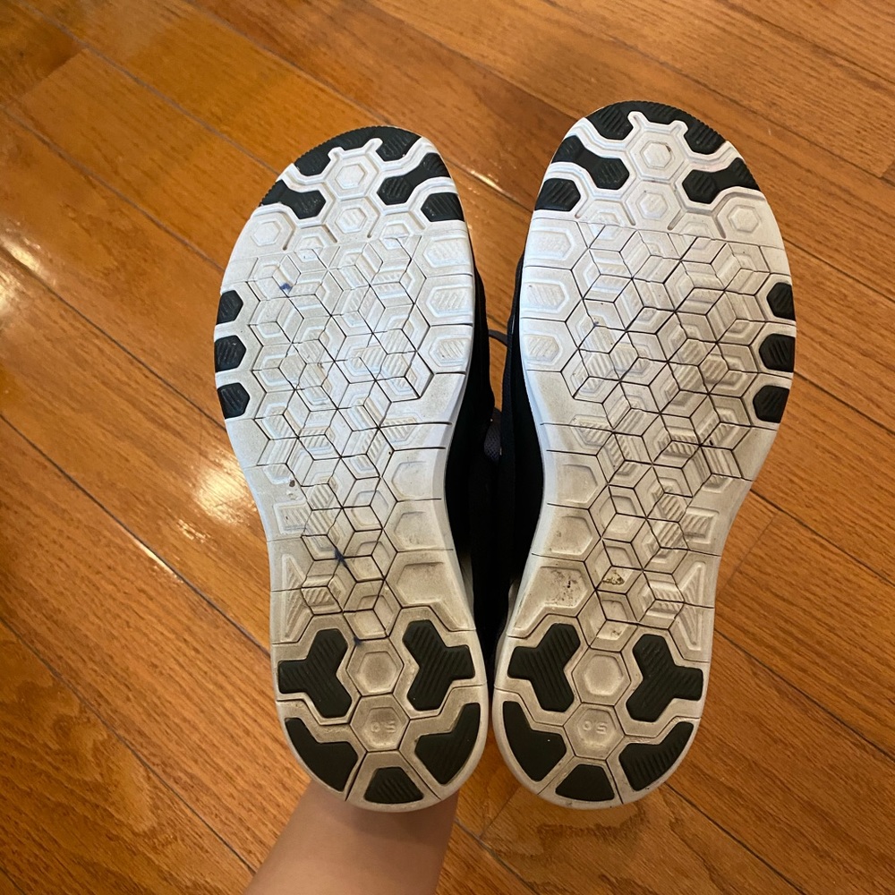Nike Black Trainers women size 7 - Picture 5 of 7